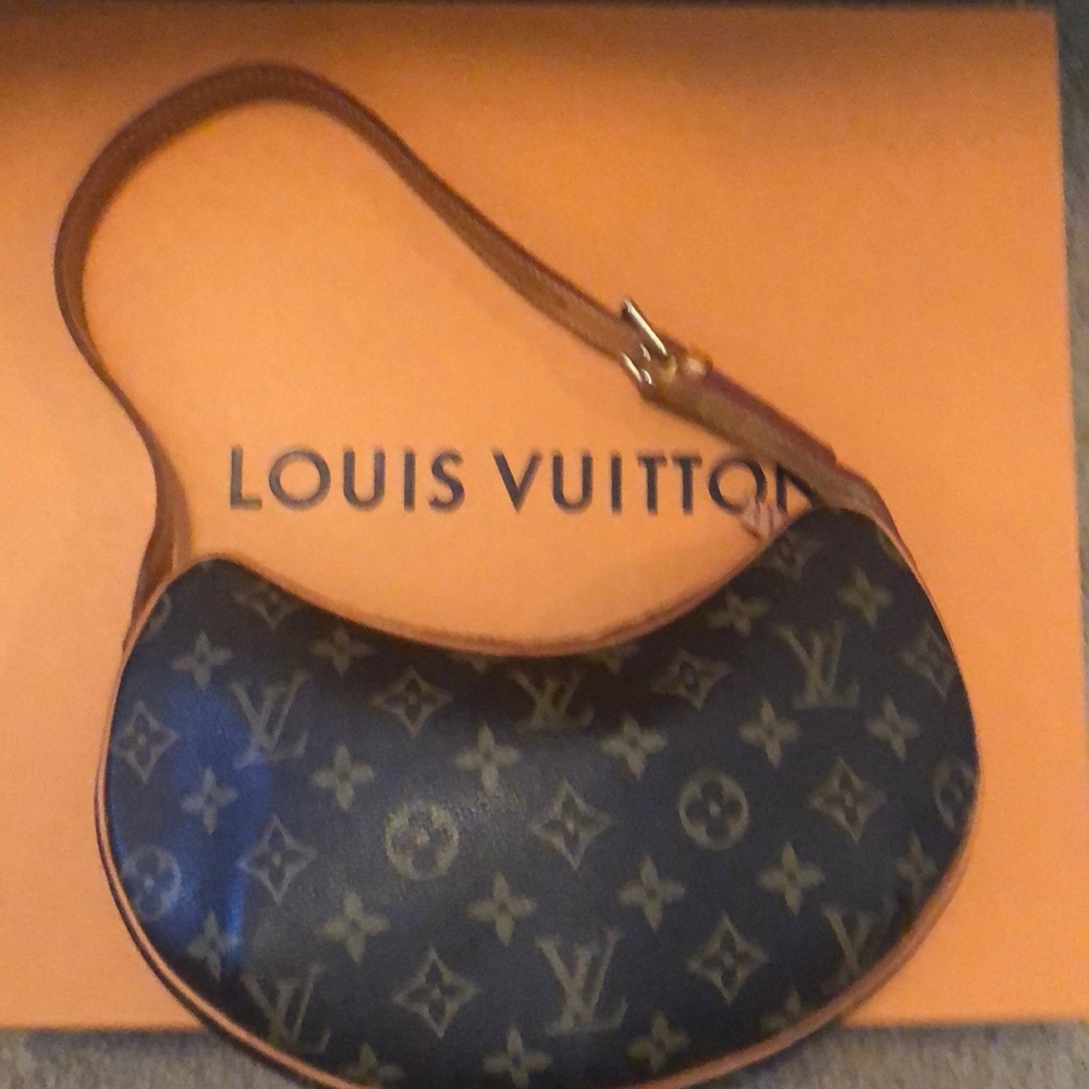 Louis Vuitton  CROISSANT handbag
